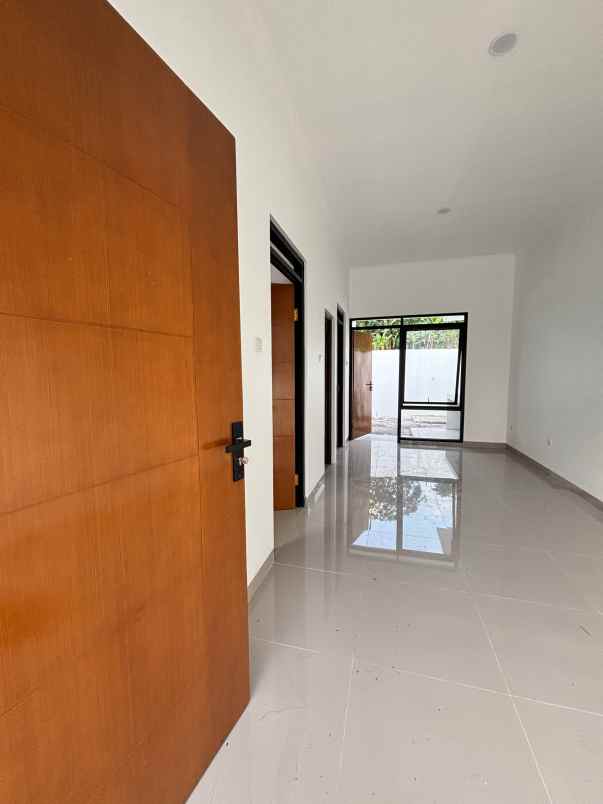 dijual rumah jatihandp
