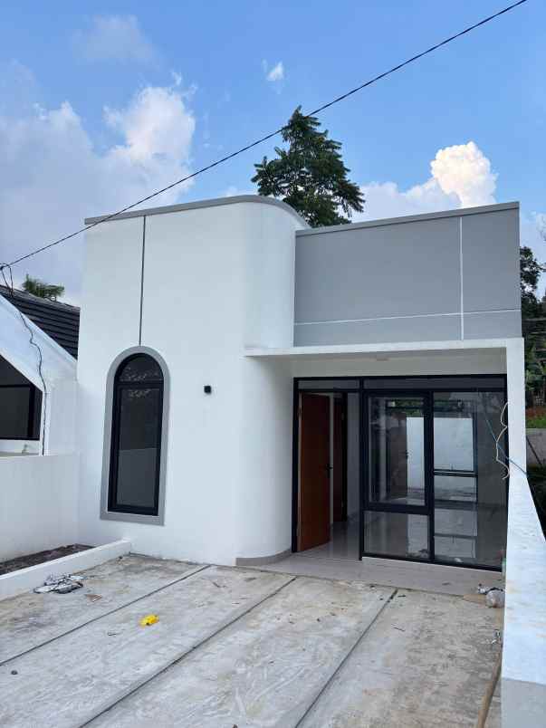 dijual rumah jatihandp