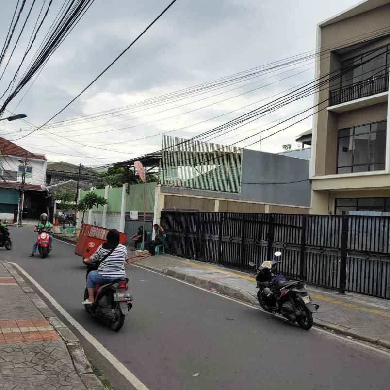 dijual rumah jatinegara rawa bunga