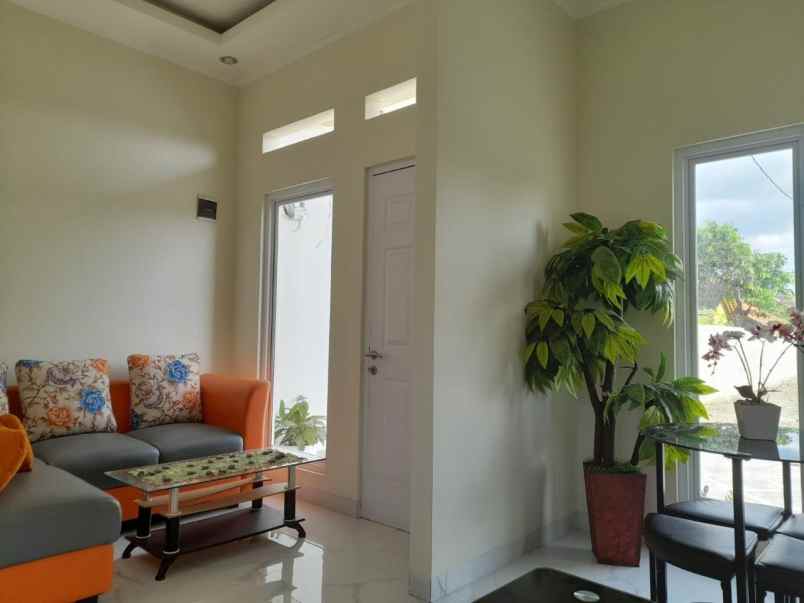 dijual rumah jejalen