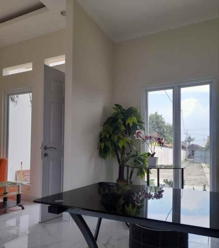 dijual rumah jejalen