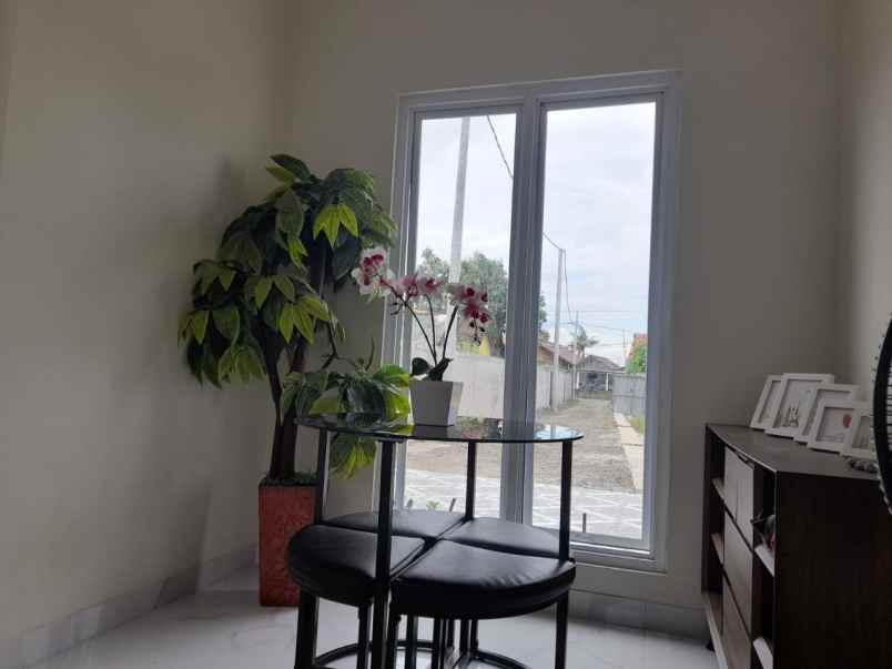 dijual rumah jejalen