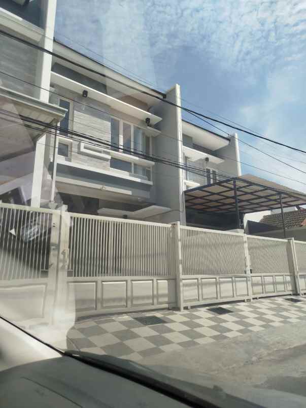 dijual rumah jemursari