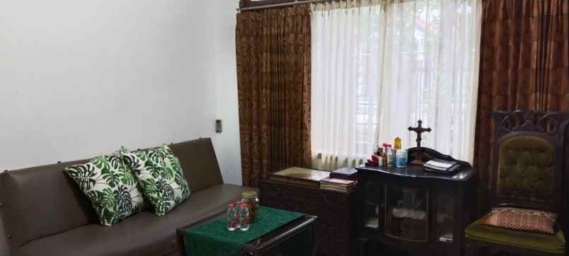 dijual rumah jemursari