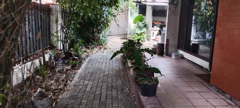 dijual rumah jemursari