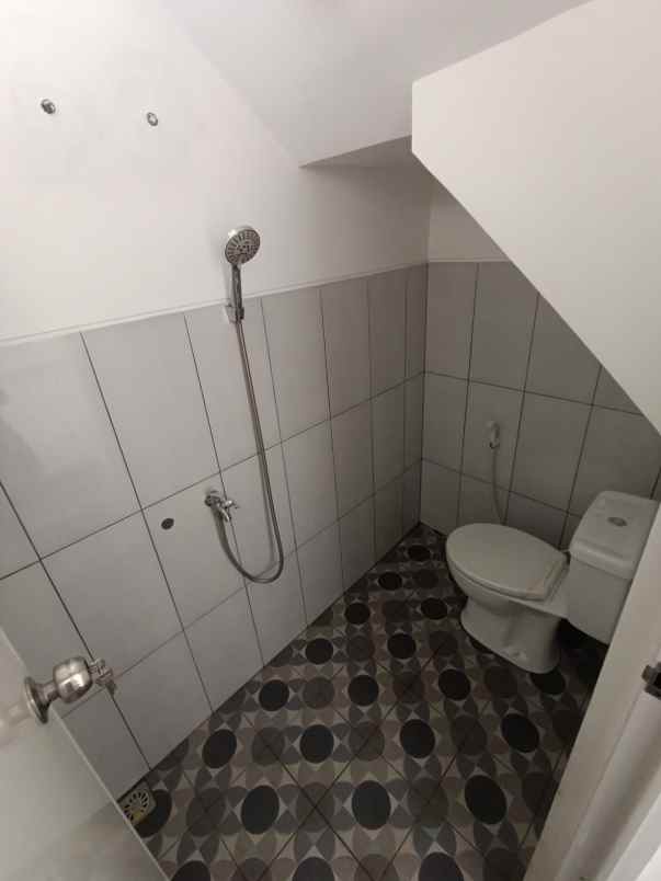 dijual rumah jl a yani dilem kepanjen