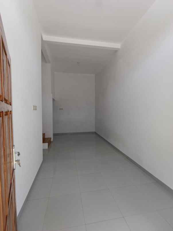 dijual rumah jl a yani dilem kepanjen