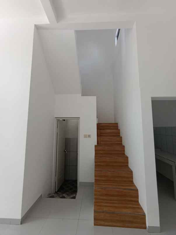 dijual rumah jl a yani dilem kepanjen