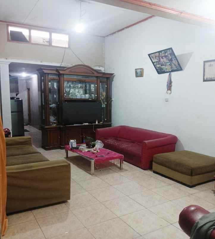 dijual rumah jl bidar v d no 10 kel