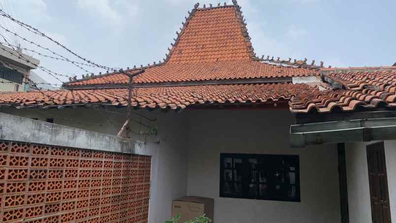 dijual rumah jl caman raya jatibening