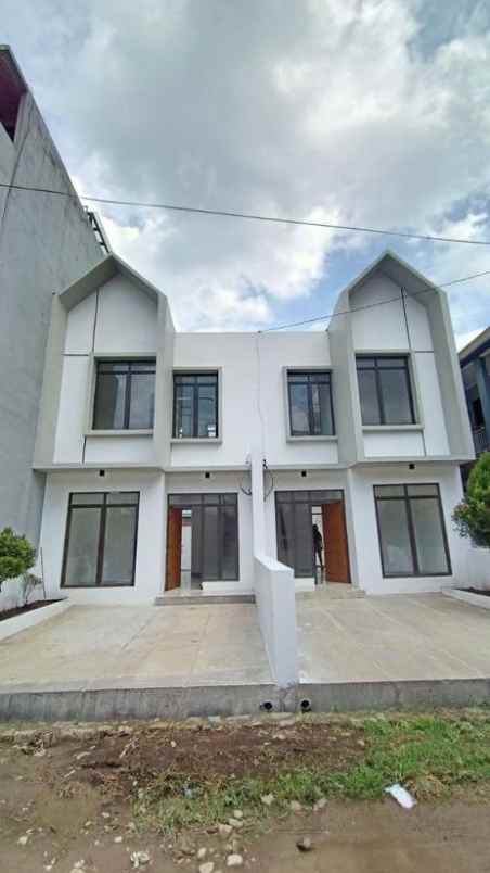 dijual rumah jl ciganitri rahayu