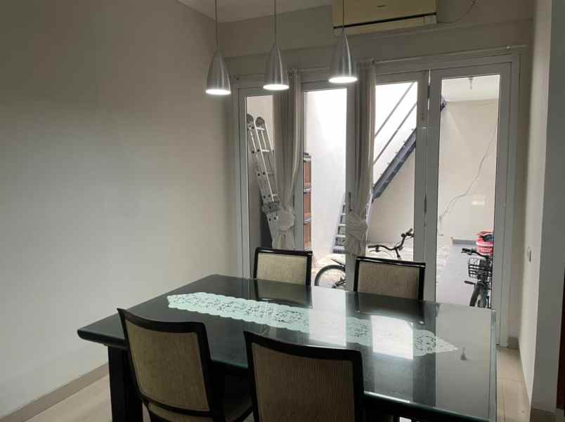 dijual rumah jl cirendeu raya lebak