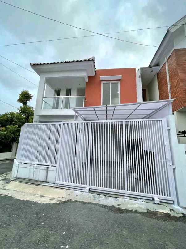 dijual rumah jl damai