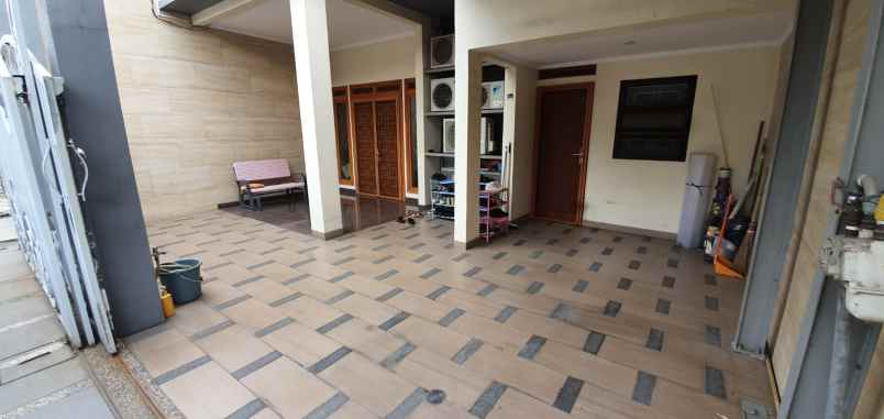 dijual rumah jl delima perumnas klender