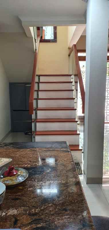 dijual rumah jl delima perumnas klender