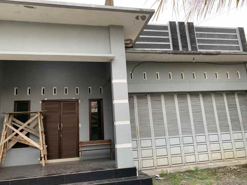 dijual rumah jl di panjaitan karangreja