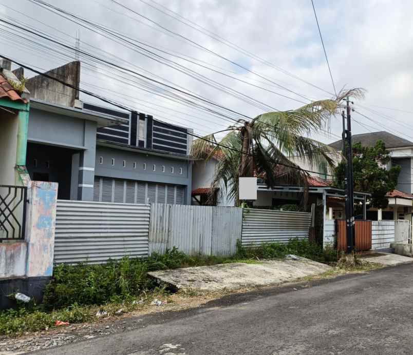 dijual rumah jl di panjaitan karangreja