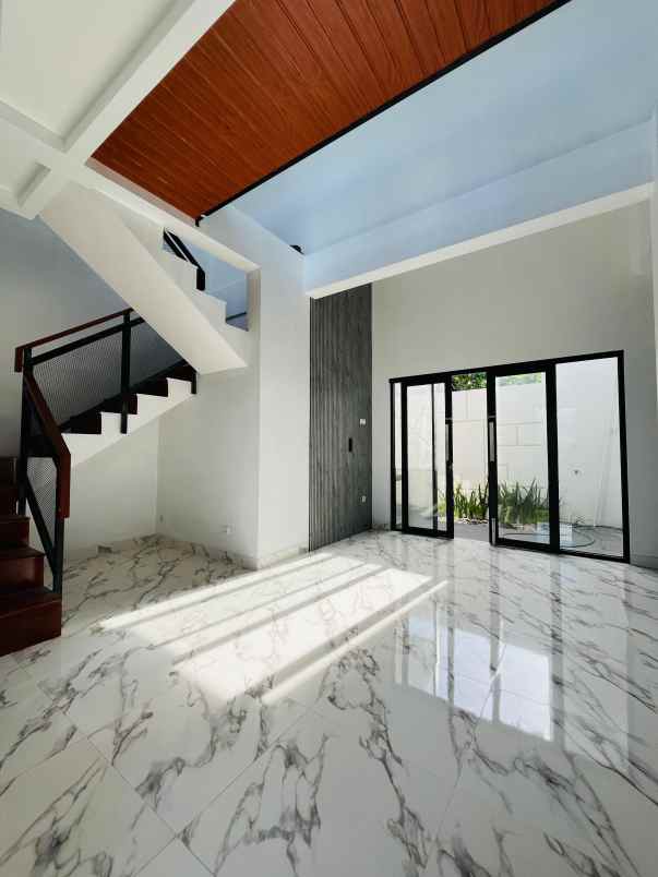 dijual rumah jl godean km 14