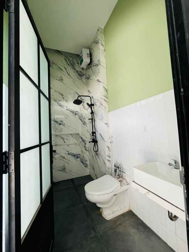 dijual rumah jl godean km 14