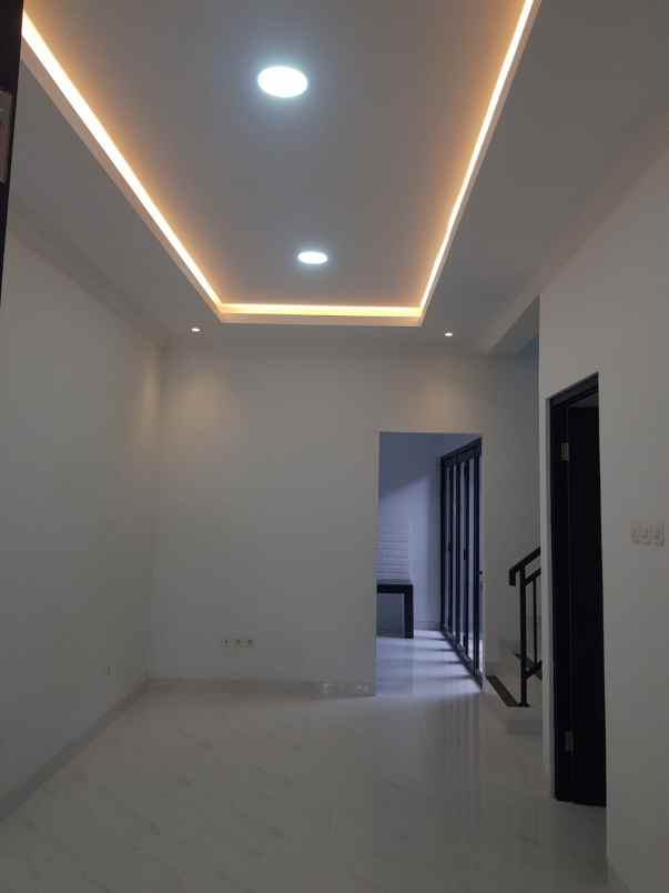 dijual rumah jl jatikramat jatibening