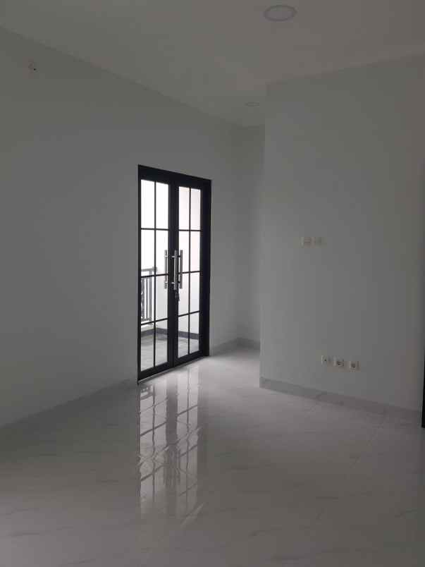 dijual rumah jl jatikramat jatibening