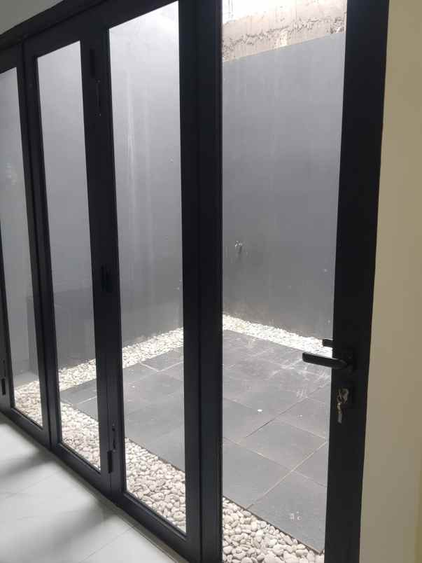 dijual rumah jl jatikramat jatibening
