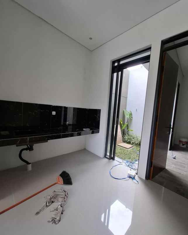 dijual rumah jl kaliurang km 13