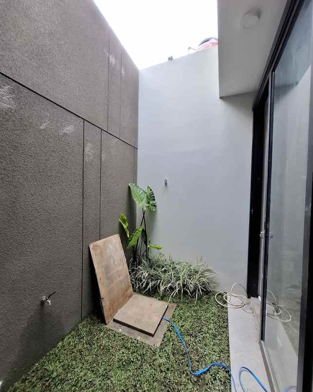 dijual rumah jl kaliurang km 13