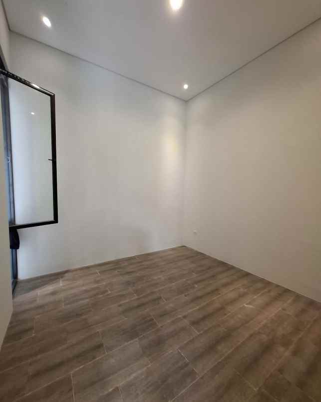 dijual rumah jl kaliurang km 13