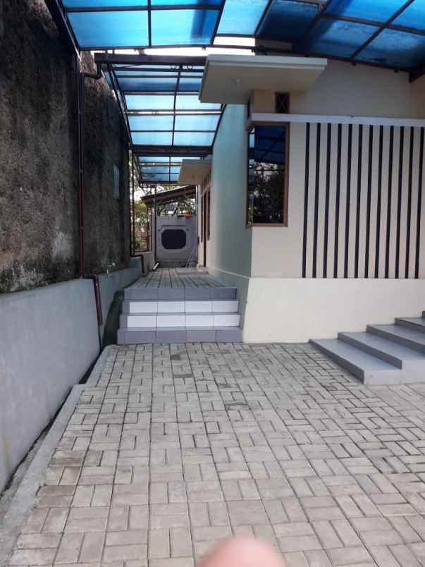 dijual rumah jl karakal jambu luwuk kec