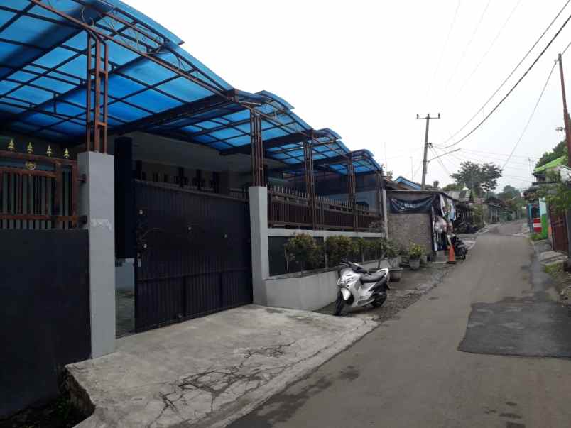 dijual rumah jl karakal jambu luwuk kec