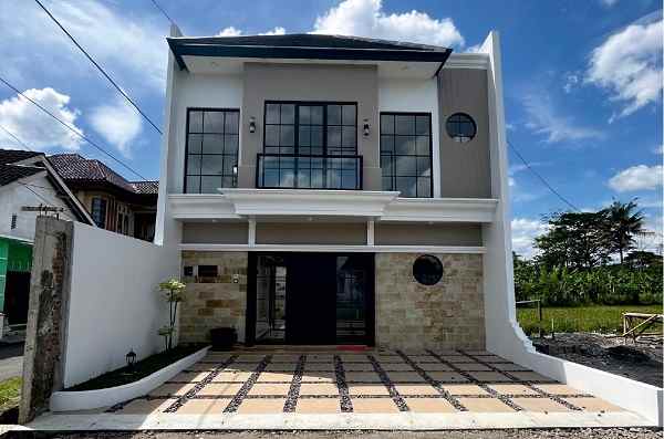 dijual rumah jl kayen raya tegalsari