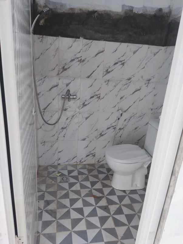 dijual rumah jl kayu gede 2 rt 02 rw 04