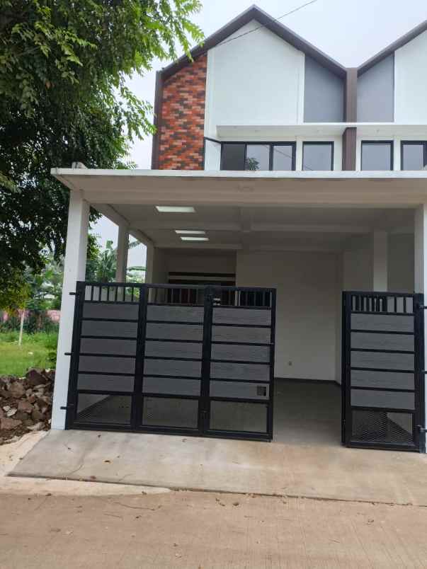 dijual rumah jl kesehatan ciputat