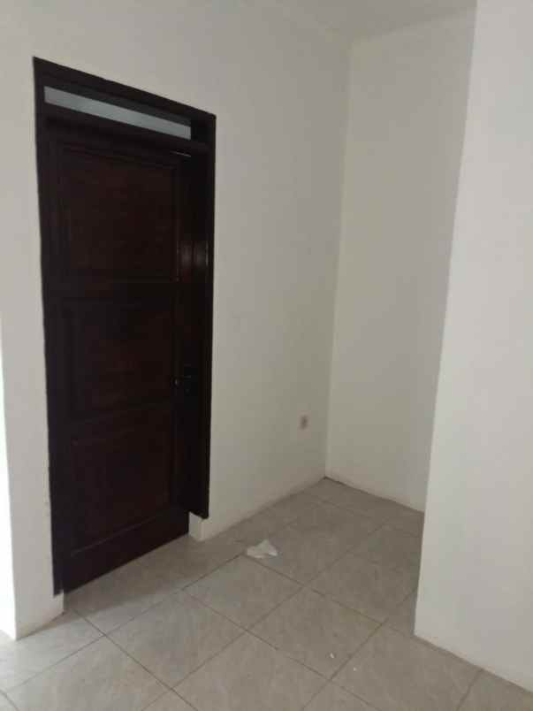 dijual rumah jl mekarbakti parakanmuncang