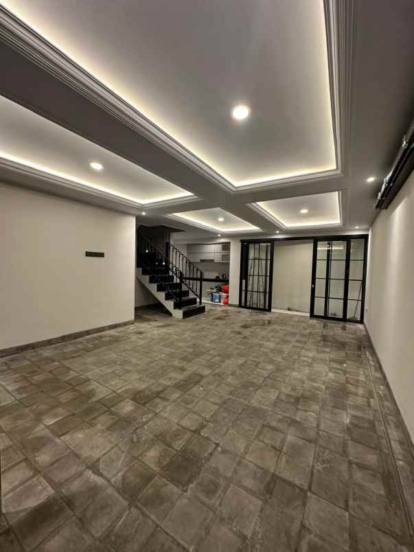 dijual rumah jl moch kahfi 1