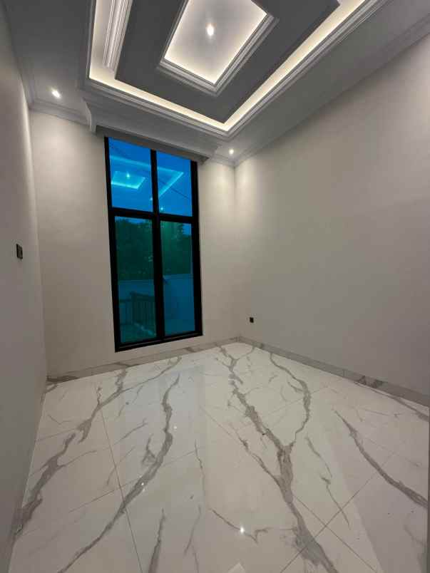 dijual rumah jl moch kahfi 1