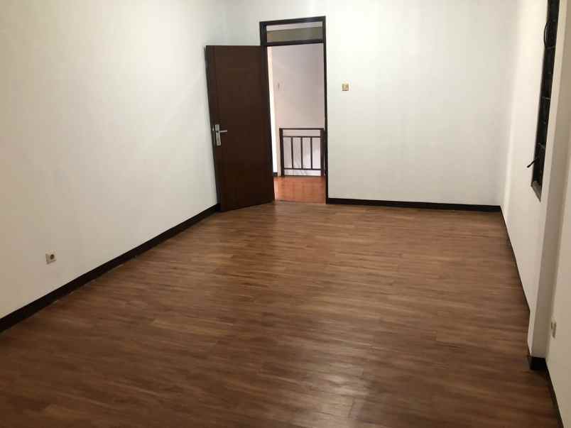 dijual rumah jl pangkur gamelan kinanti