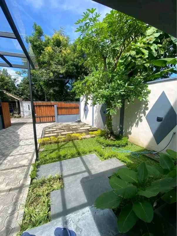 dijual rumah jl parangtritis km 10