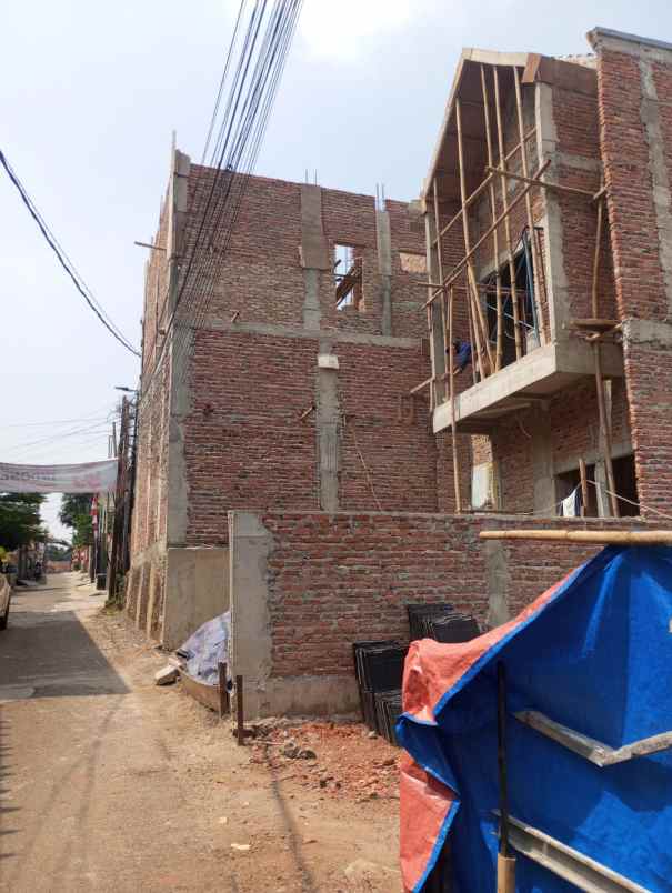 dijual rumah jl pasar rebo cijantung