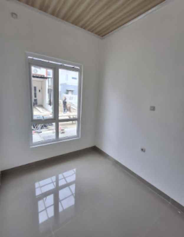 dijual rumah jl pertukangan utara