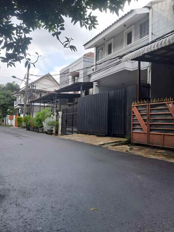 dijual rumah jl pondok kelapa duren