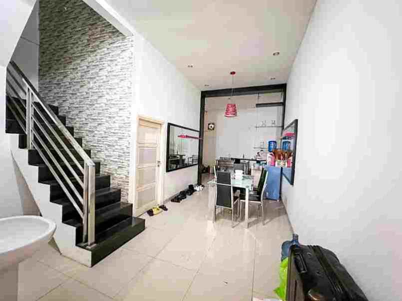 dijual rumah jl r h a arifai tjek yan