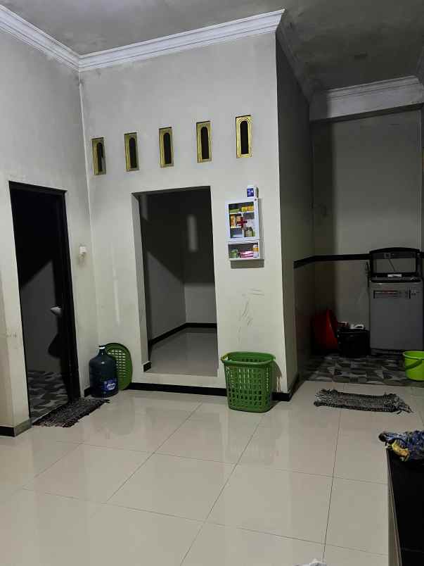 dijual rumah jl raden patah