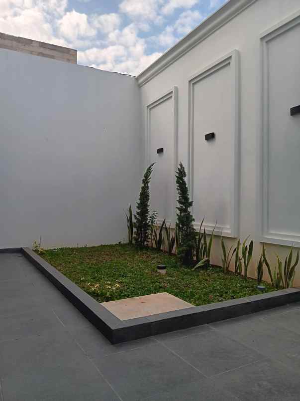 dijual rumah jl raya caman kalimalang