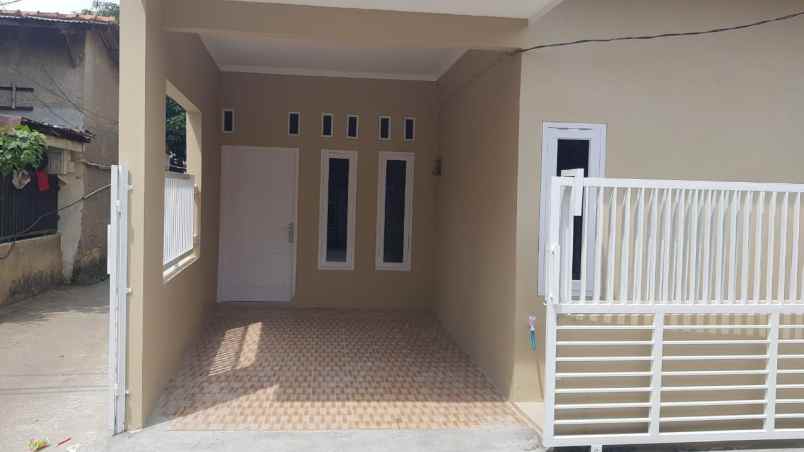 dijual rumah jl raya hankam