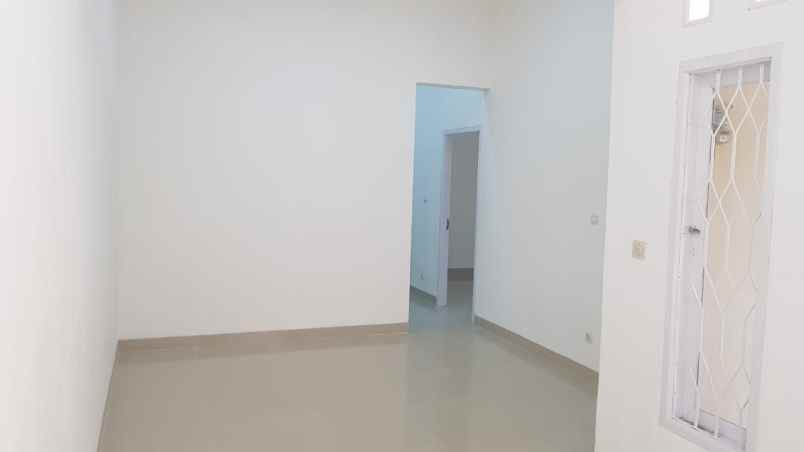 dijual rumah jl raya hankam