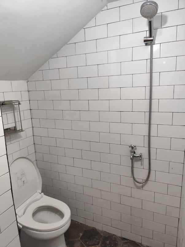 dijual rumah jl raya kebayoran lama