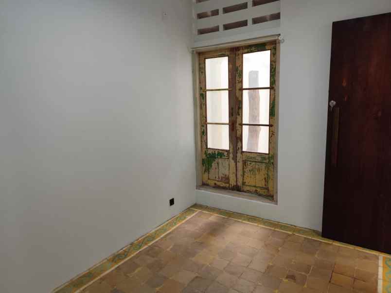 dijual rumah jl raya kebayoran lama