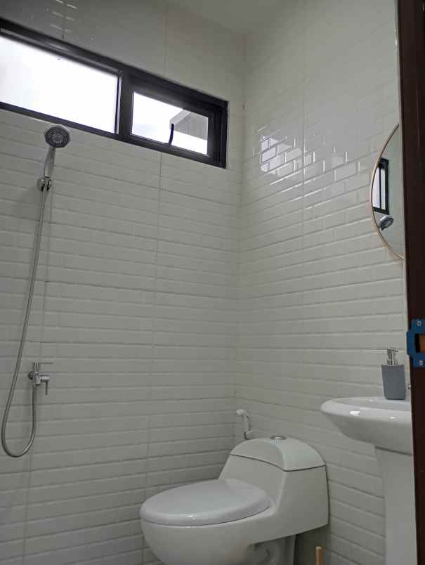 dijual rumah jl raya sask panjang